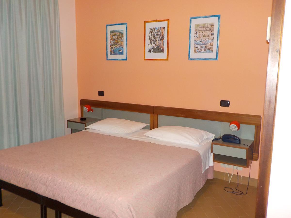 Hotel Le Pleiadi Сан Феличе Чирчео Екстериор снимка